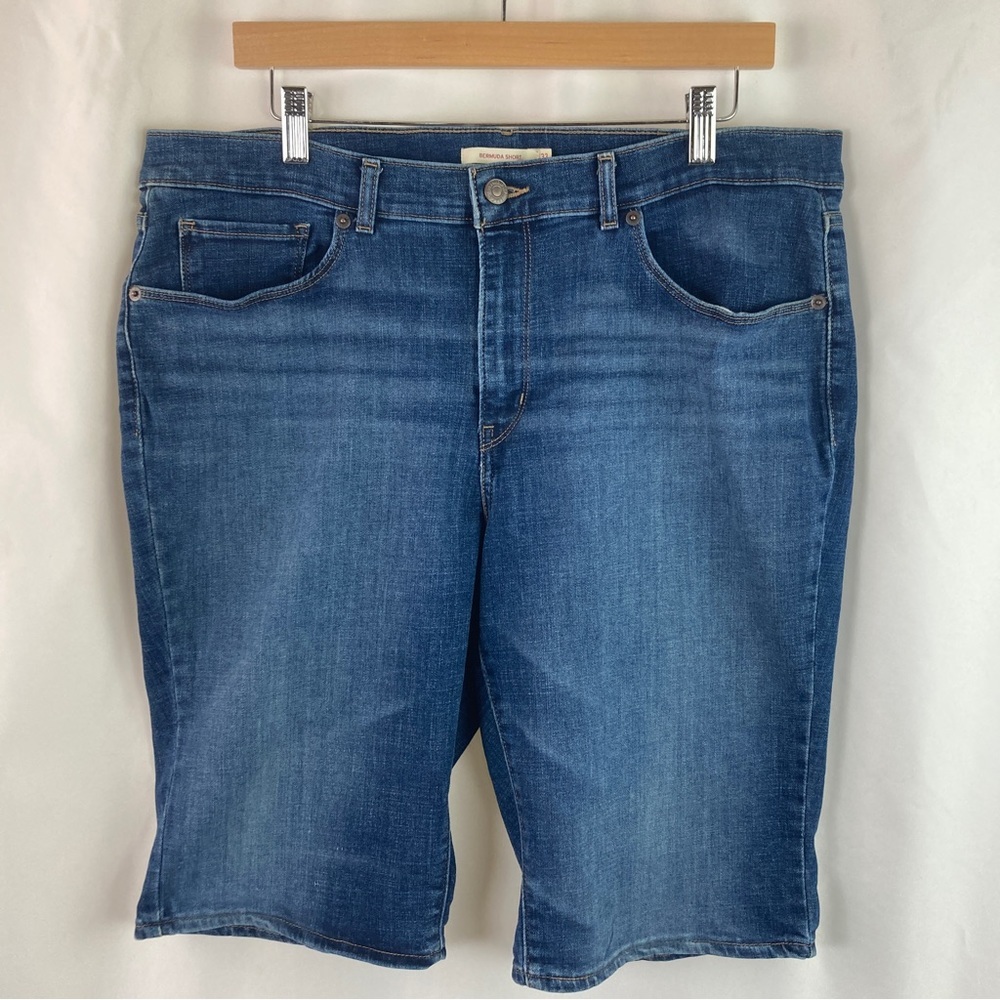 LEVI Strauss & Co Bermuda Shorts size 33 - Picture 1 of 11